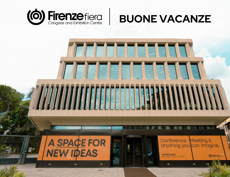 Facciata del centro congressi e fiere Firenze fiera con finestre moderne e un'insegna arancione che dice 'A SPACE FOR NEW IDEAS'.